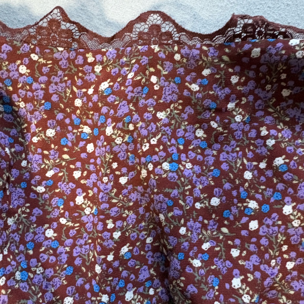 ASTR The Label NWT Brown and Purple Floral Top Size M - Picture 12 of 12